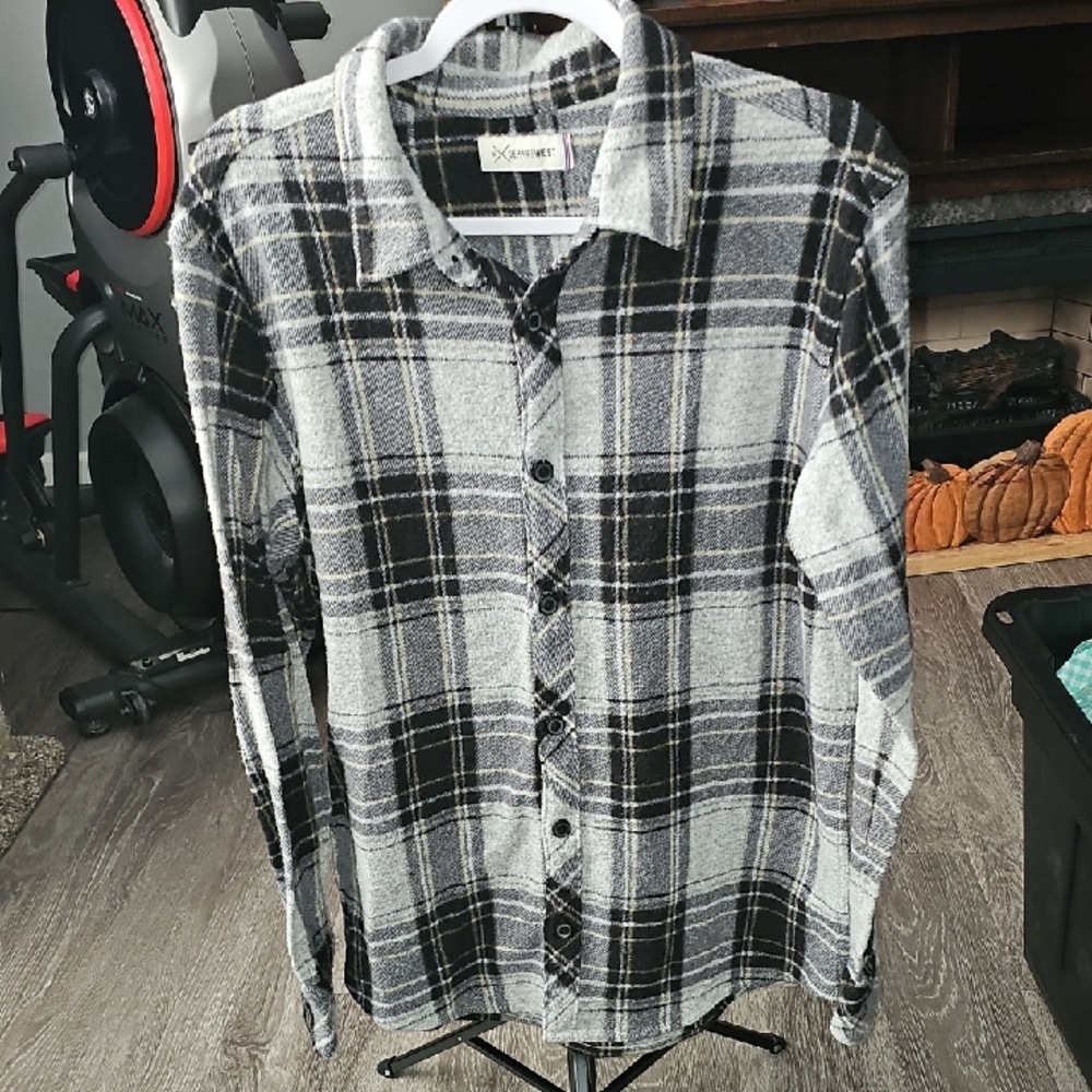 Departwest Mens Sz Medium. Thicker Flannel Button Down Shirt!! Black And Gray!!